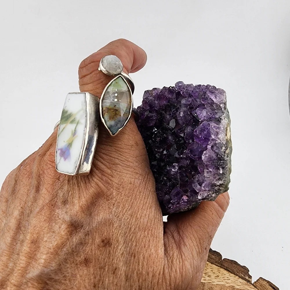MOONSTONE, JADE AND BROKEN CERAMIC MAXIMILISM DESIGN ADJUSTABLE HANDMADE RING
